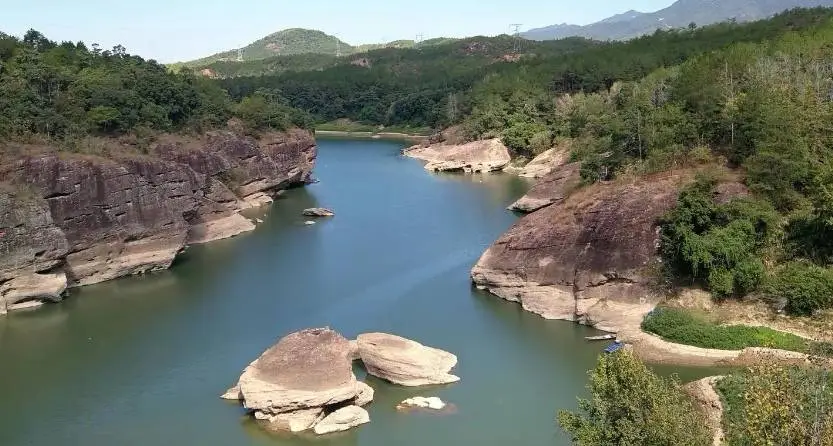 龍岩摩陀寨