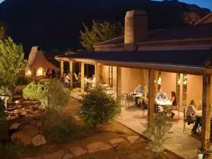 Canyon Breeze Restaurant at Red Mountain Resort