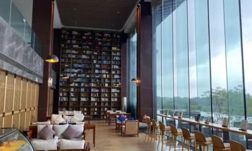 LE MERIDIEN BAR
