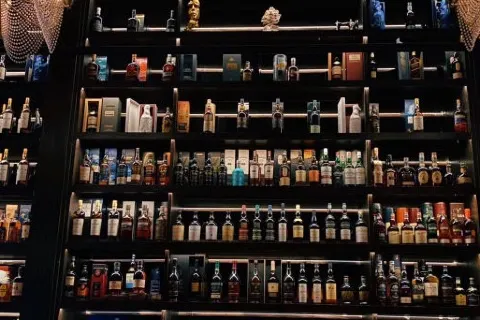 HAKUNA MATATA Whisky&Cocktail Bar