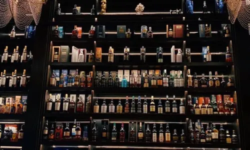 HAKUNA MATATA Whisky&Cocktail Bar