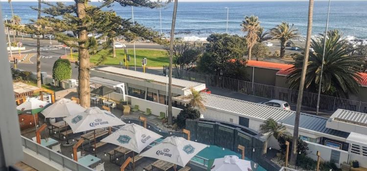 Strolla Restaurant & Bar