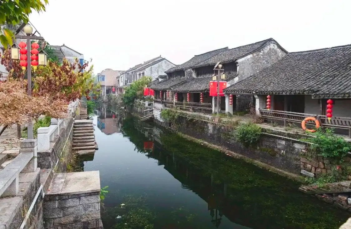 Hotels near Zhili Town