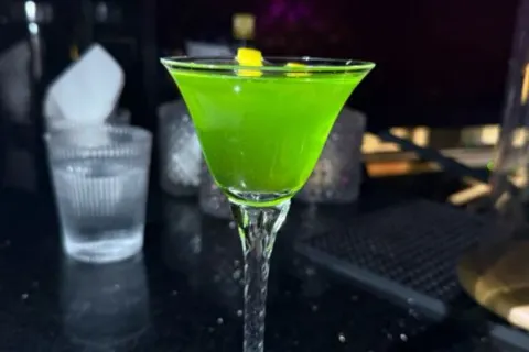 Suzie's Sky Bar