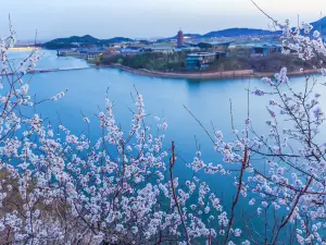Yanqi Lake