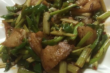 杨记抛鸭店·龙胜地道土菜馆
