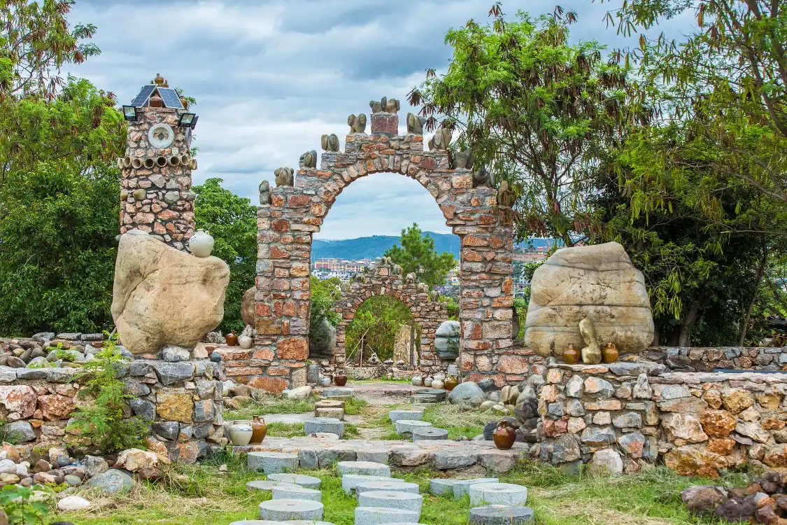 Hotels near Beishan Pottery Village