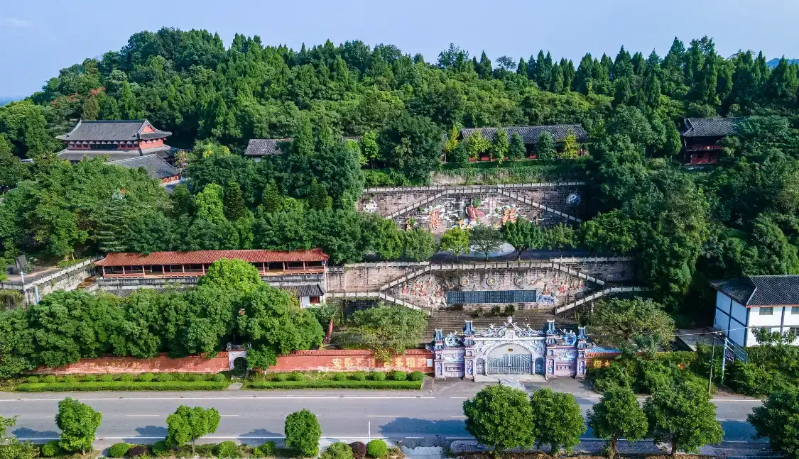 Hotels near Anyue Stone Carvings