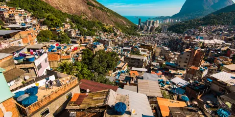 羅西尼亞貧民窟