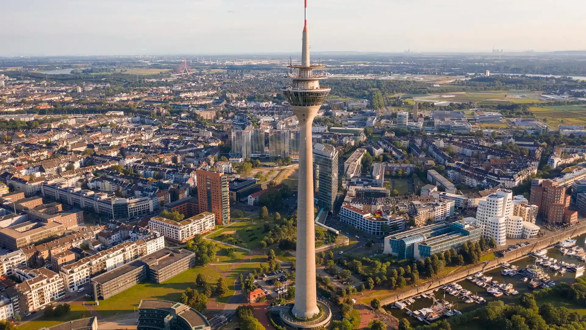Hotel dekat Rhine Tower