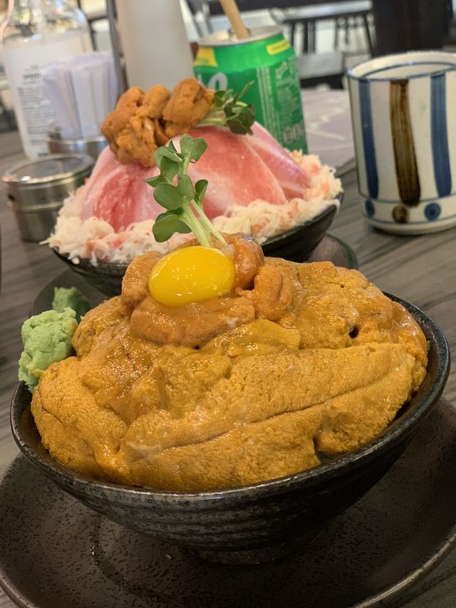 食到爆滿足的魚生飯