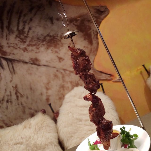 屹立20 年，羊牛蒙古烤，最風「騷」的可口肉色！