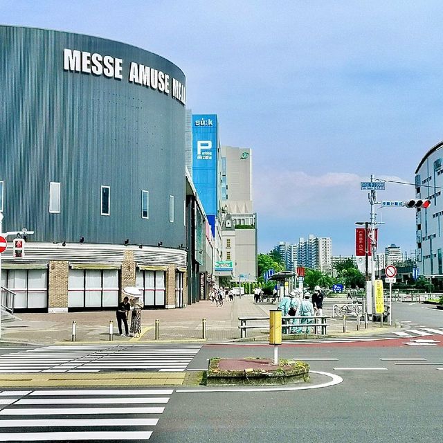 恋の幕張り春うらら