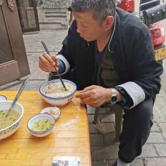 Guoyuanzhailaomijia(beiguangjijiedian) User Photo