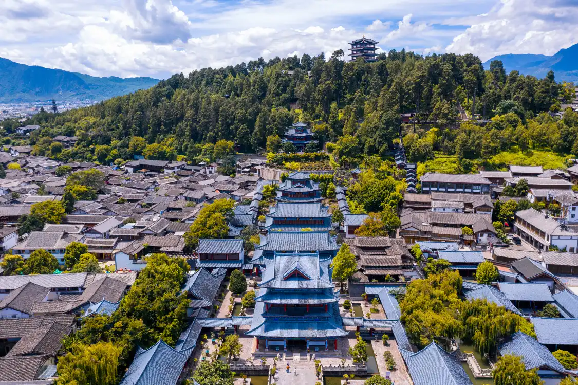 Hotels near Mu's Mansion