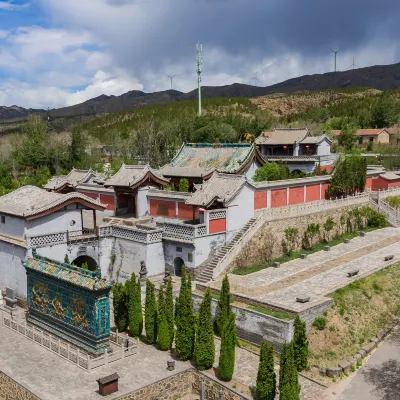 Xia County Hostels
