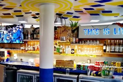 Shakers Cocktail Bar