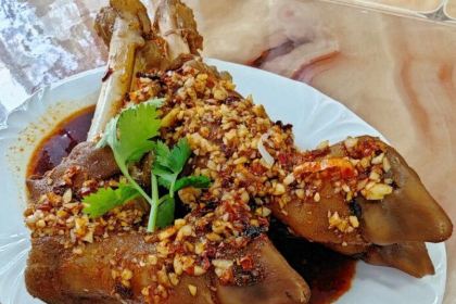 SU LAI TE SE NIU GU TAN YANG SHOU ZHUA GUAN