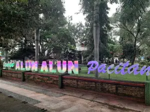 Alun-Alun Pacitan