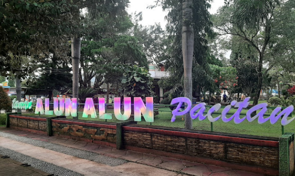 Alun-Alun Pacitan