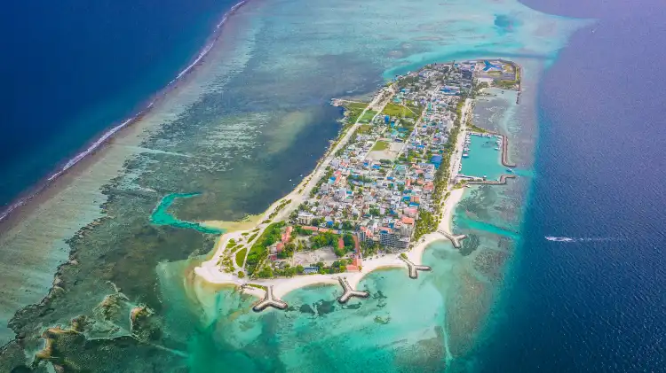 Hotels near Himmafushi