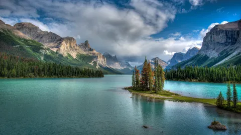 Spirit Island attraction in Jasper