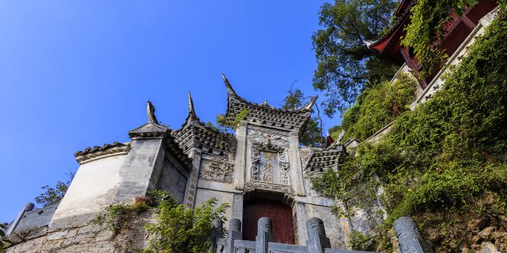 Qinglong Cave Scenic Area