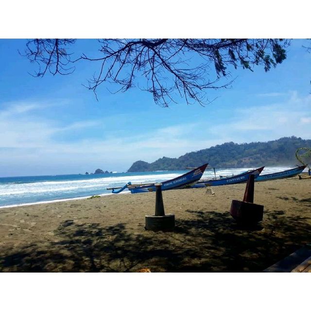 Jolosutro Beach in Blitar City