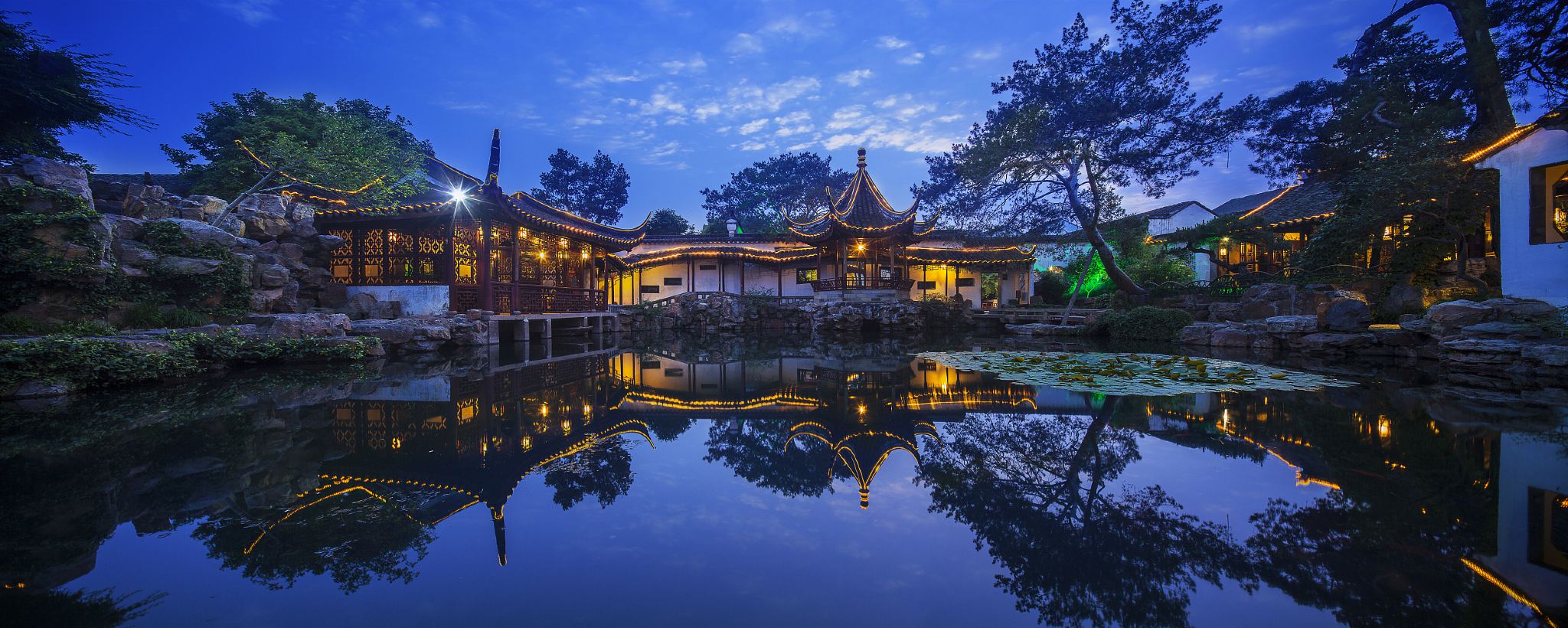 Private Day Tour to Suzhou from Shanghai including Classical Garden, Tongli Water Town