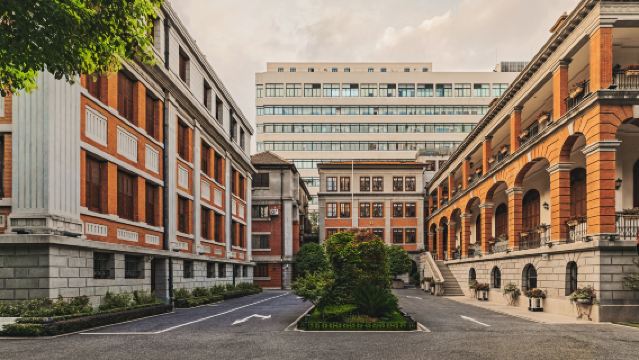 Shanghai Private Guided Day Tour Bike Tour French Concession The Bund Xintiandi