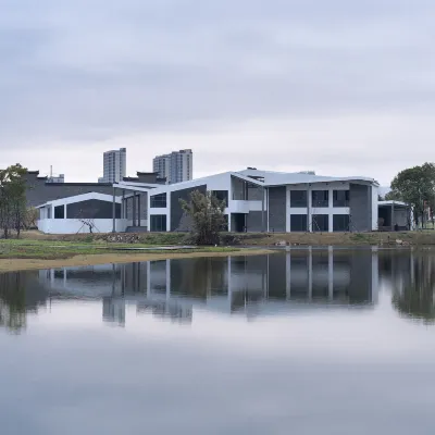 Отели с услугой бассейном в г. Теагу