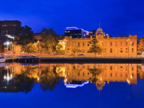 Jetstar Airways(JQ) flights from Sydney to Hobart