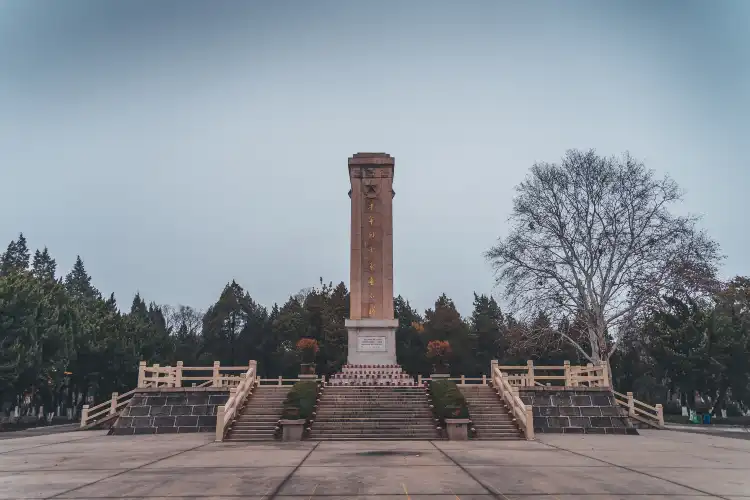 Ximan Cemetery of Revolutionary Martyrs 주변 호텔
