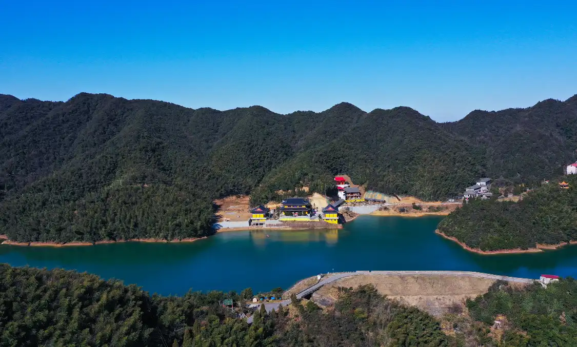 Hotels near Mount Daowu