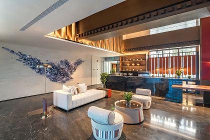 九寨英迪格酒店·九幻大堂吧