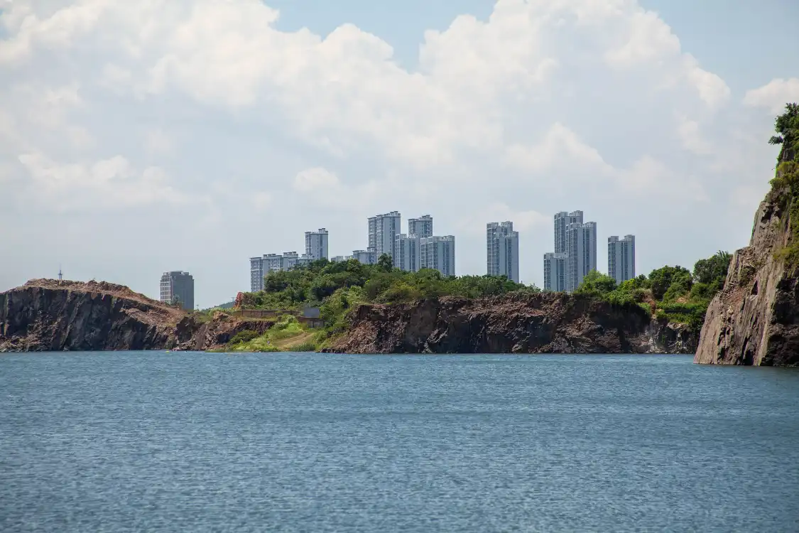 Hotels near huang wan jian shan cun