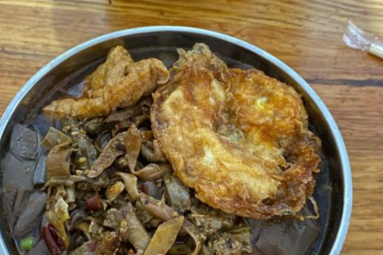 电信猪血汤粉店