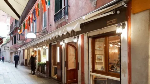 La Nuova Grotta in Venice