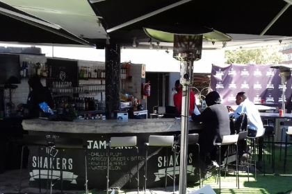 Shakers Cocktail Bar