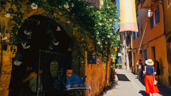 Lourmarin Market