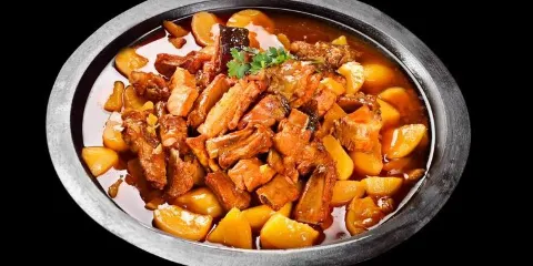 山河屯鐵鍋燉(哈站總店)