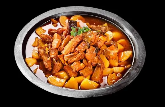 山河屯鐵鍋燉（哈站總店）