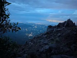 アグン山