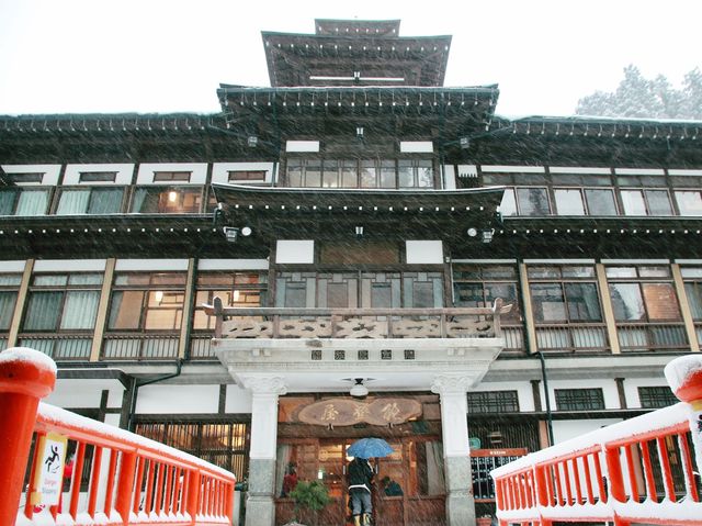 山形の大正浪漫溢れる 銀山温泉