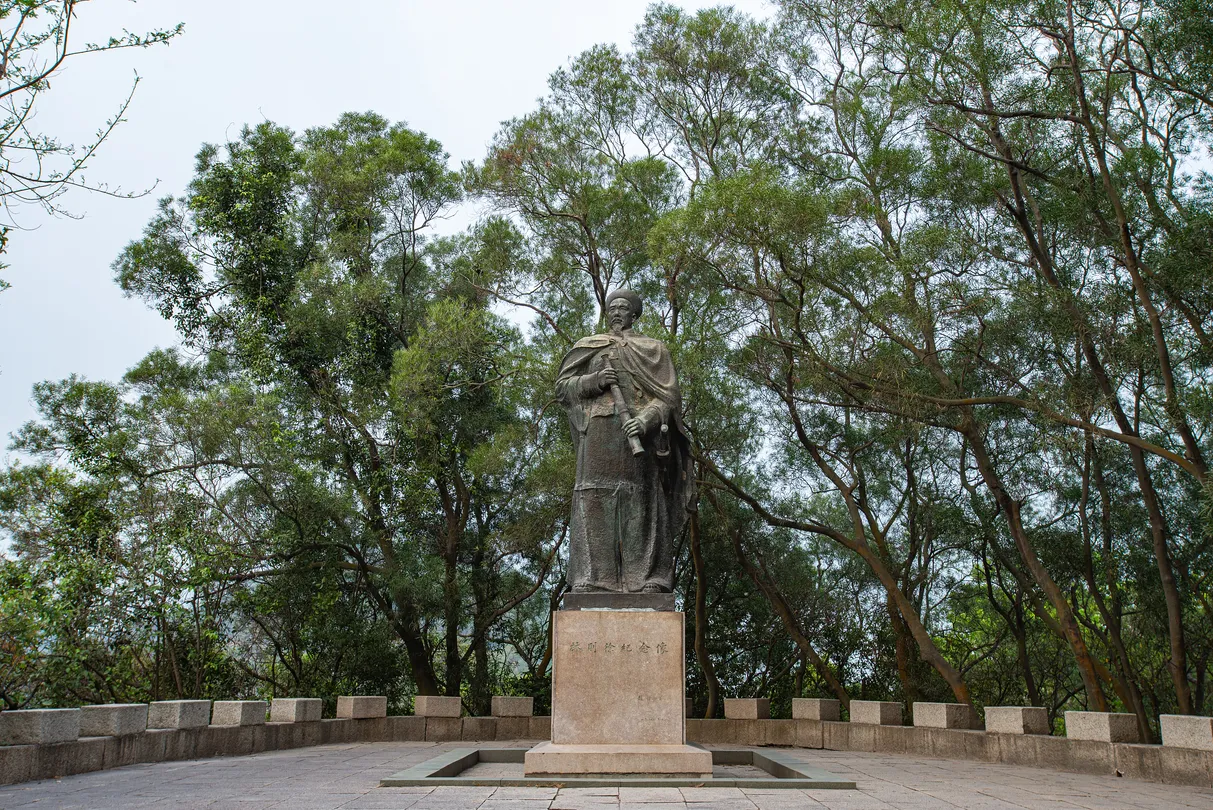 2_Bronze Statue of Lin Zexu