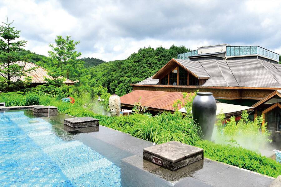 Dandong Tianmu Junlan Hot Spring