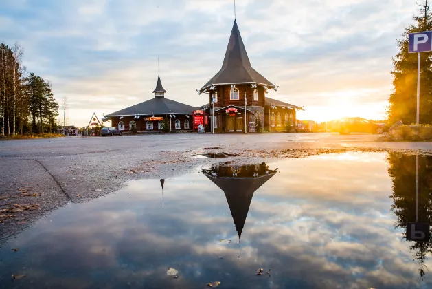 Hotels near Auttiköngäs