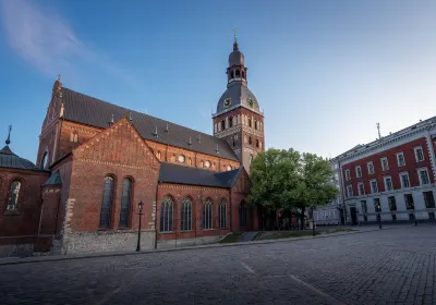 Doma Laukums