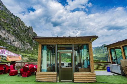 迭部扎尕那赞木娜观景民宿·餐厅