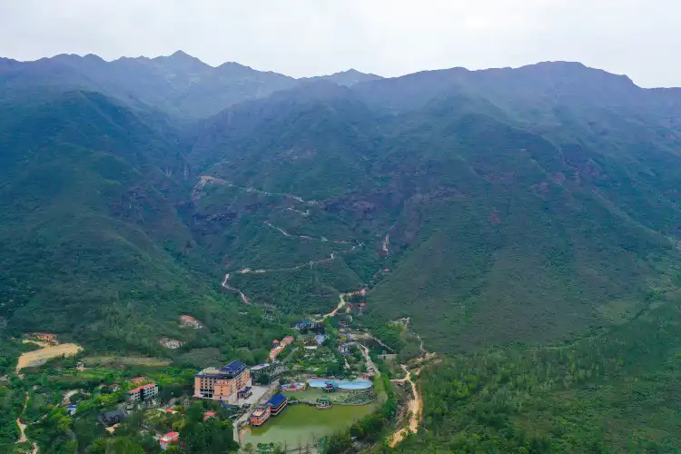 Hotels near Lianhua Mountain Sceneic Area